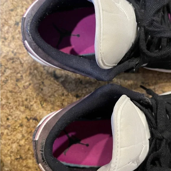 Jordan 1 Low Black Cactus Flower (Women’s) - Picture 4 of 11